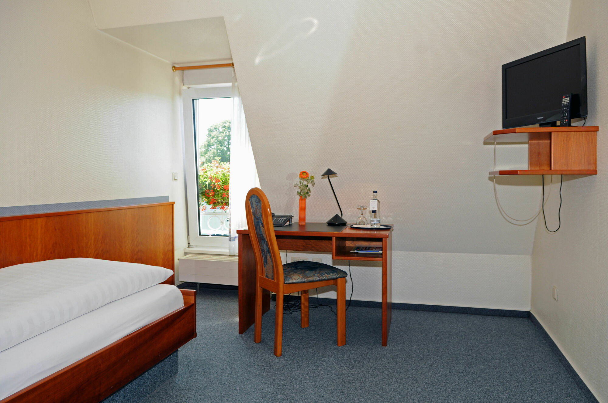Hotel-Restaurant Thomsen Delmenhorst Bagian luar foto